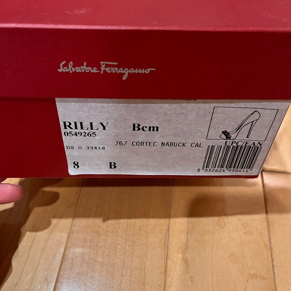 Salvatore Ferragamo champagne pumps size 8 - Picture 6 of 6